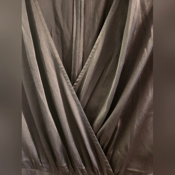 EXPRESS V-Neck Midi Sheath Dress - Picture 4 of 6